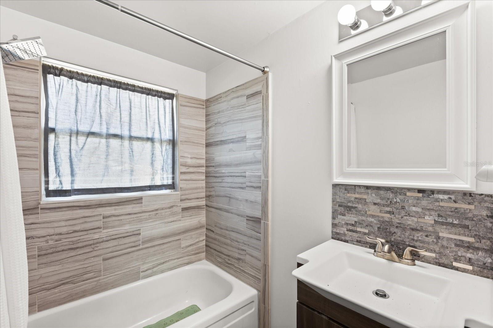 Image 17 of 34 For 7247 Treasure Island Road