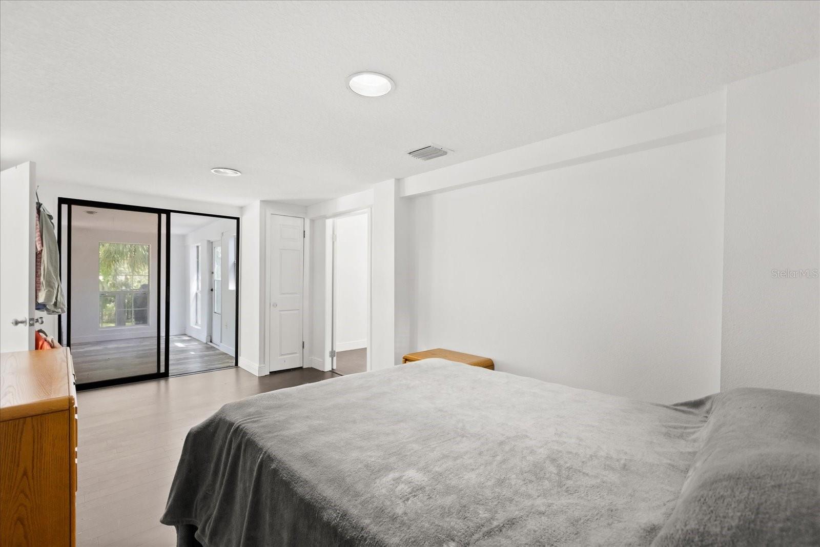 Image 21 of 34 For 7247 Treasure Island Road