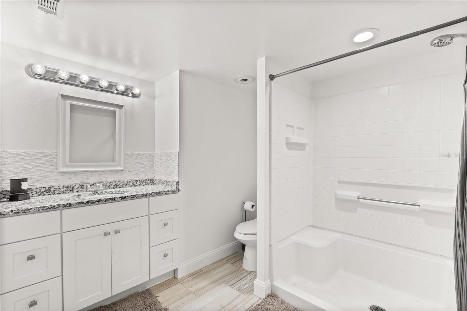 Image 22 of 34 For 7247 Treasure Island Road