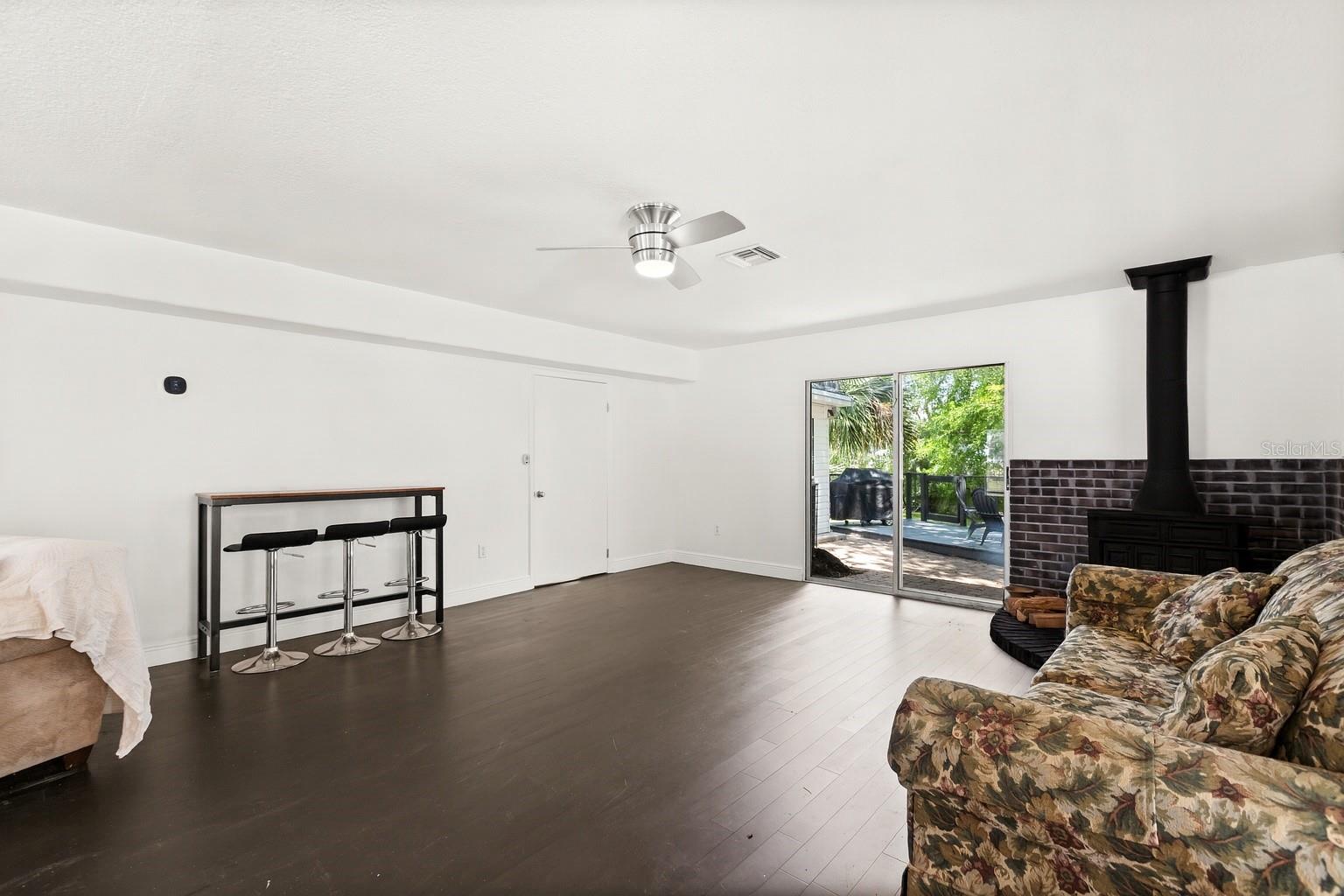 Image 3 of 34 For 7247 Treasure Island Road