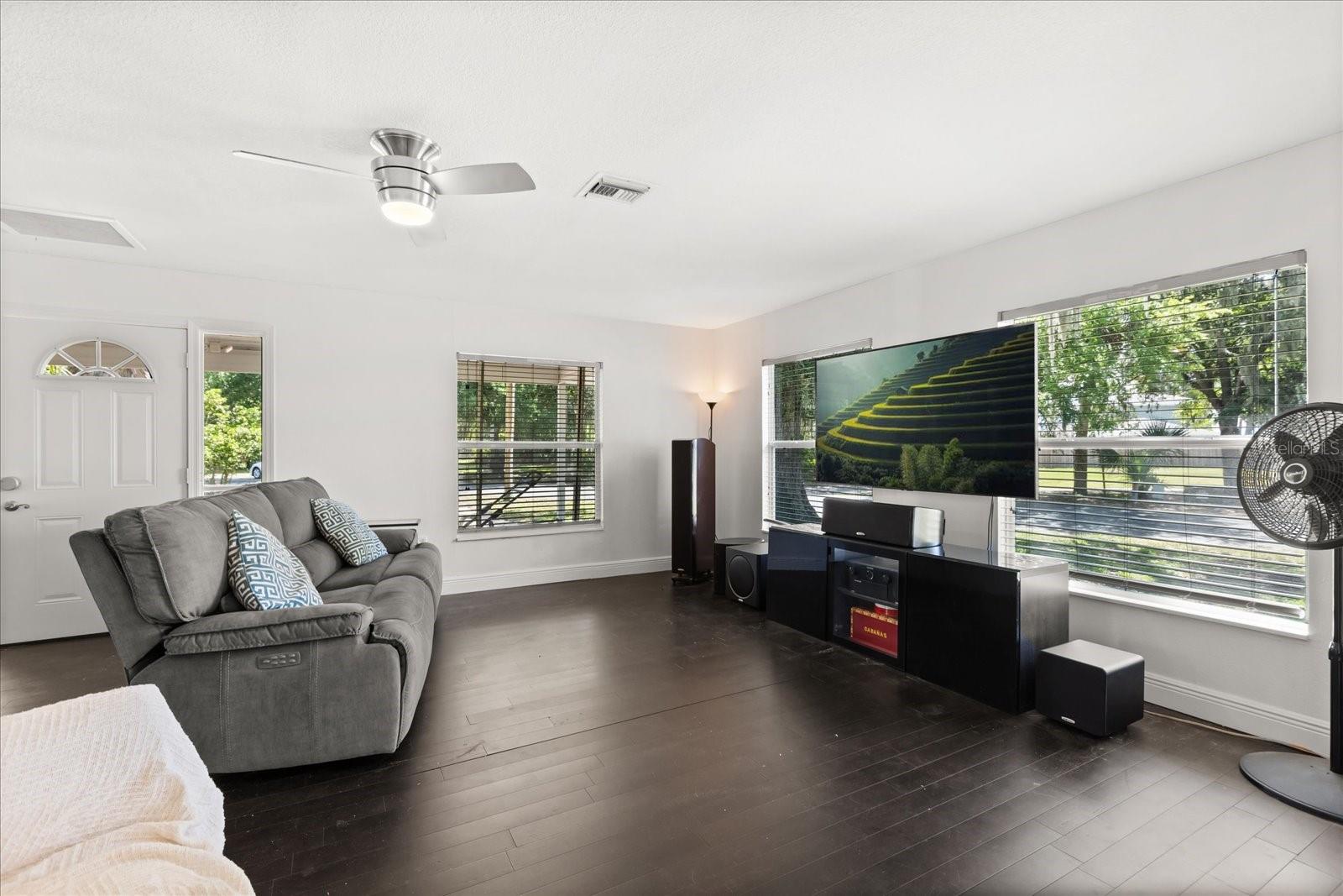 Image 4 of 34 For 7247 Treasure Island Road