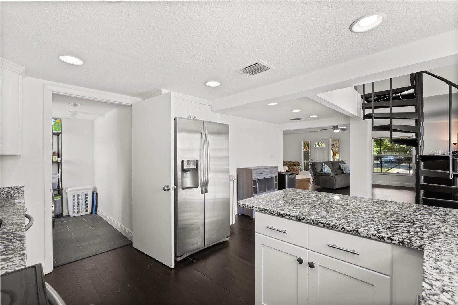 Image 7 of 34 For 7247 Treasure Island Road