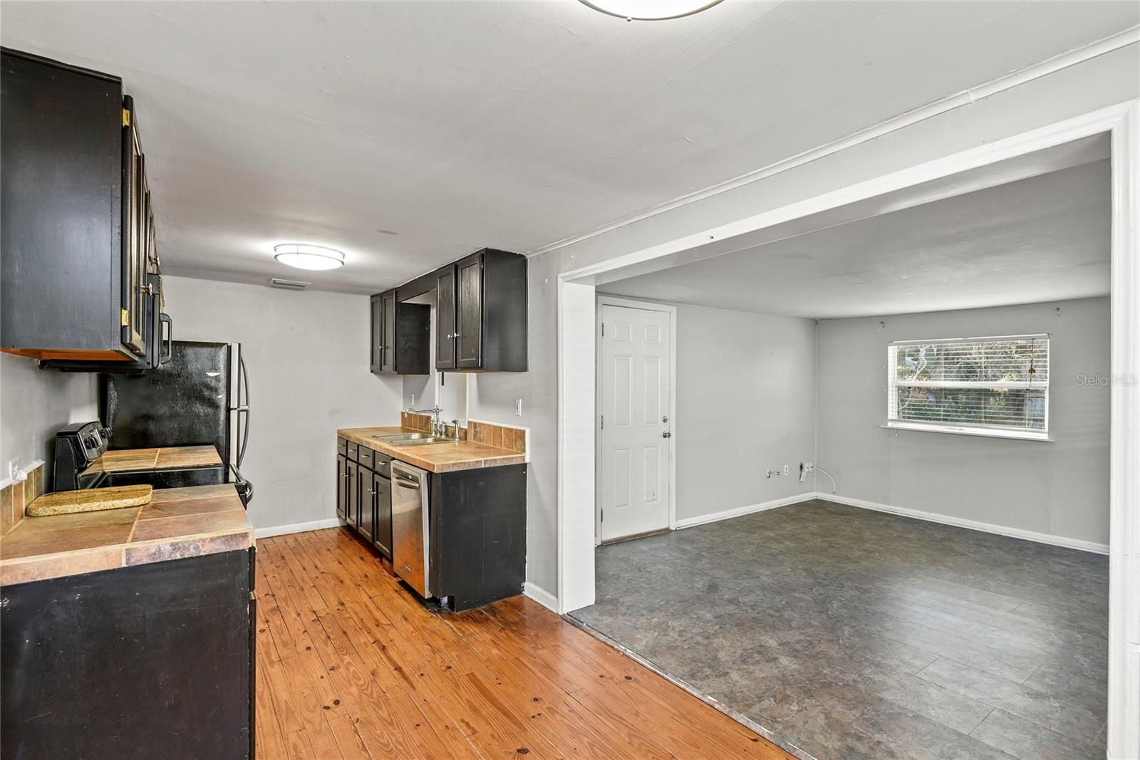 Image 11 of 28 For 173 Floyd Avenue