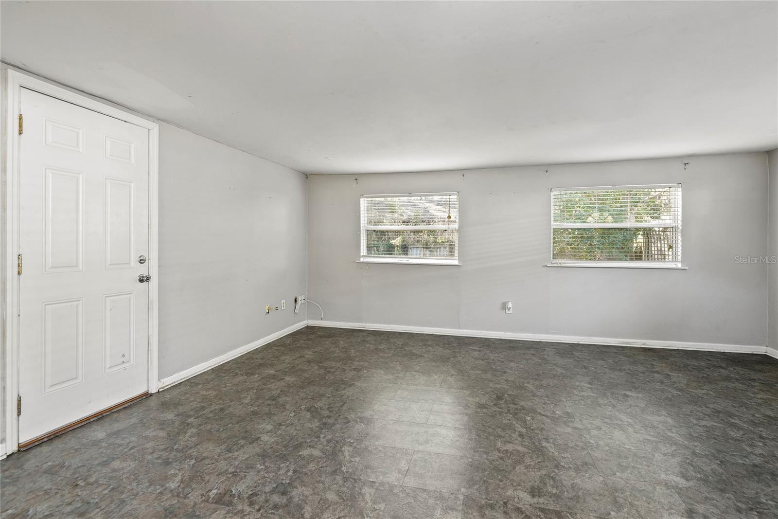 Image 14 of 28 For 173 Floyd Avenue