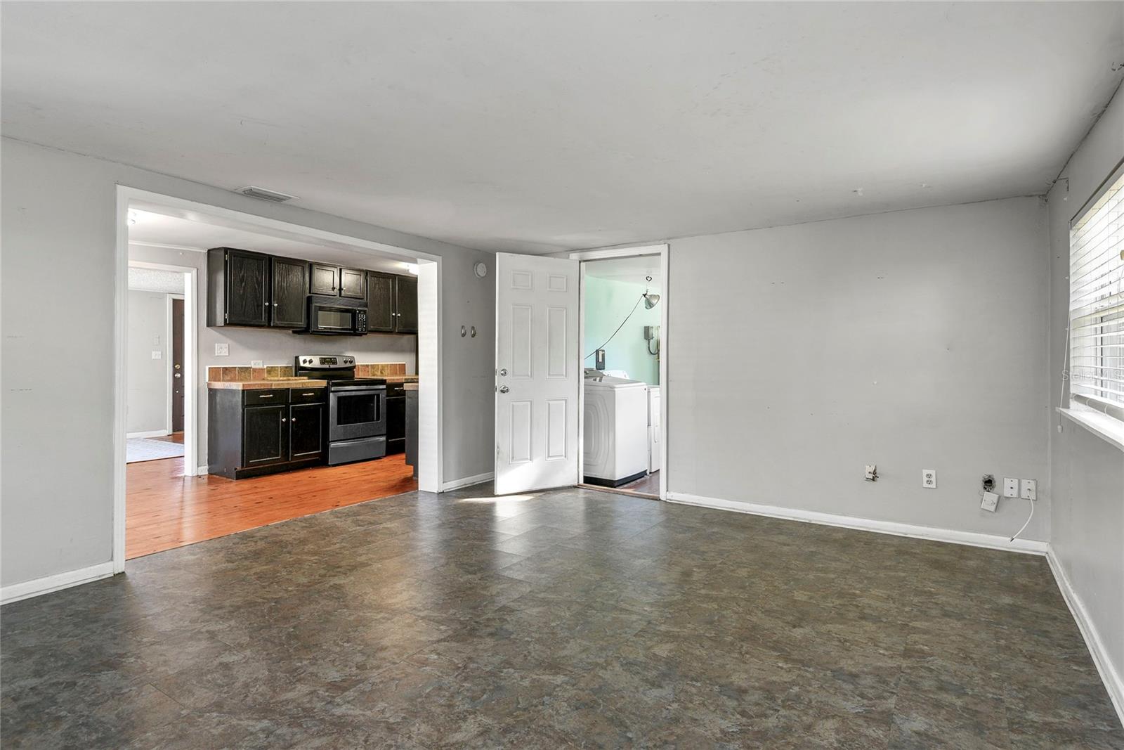 Image 16 of 28 For 173 Floyd Avenue