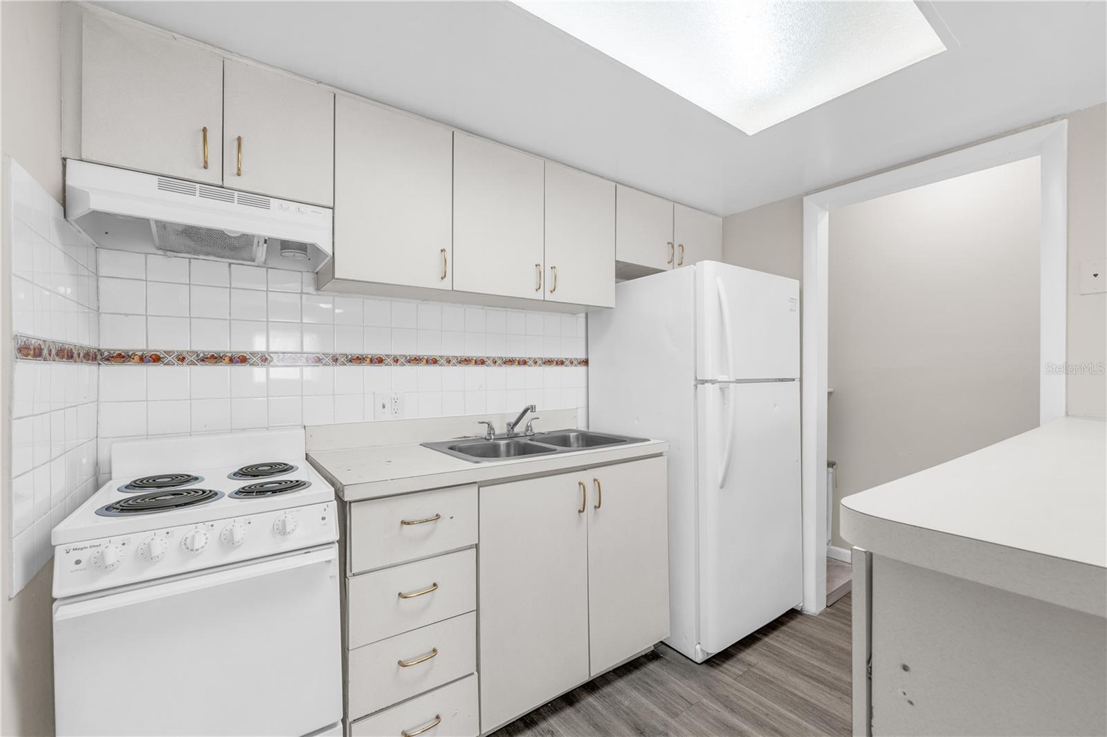 Image 9 of 17 For 5123 Curry Ford Road 3