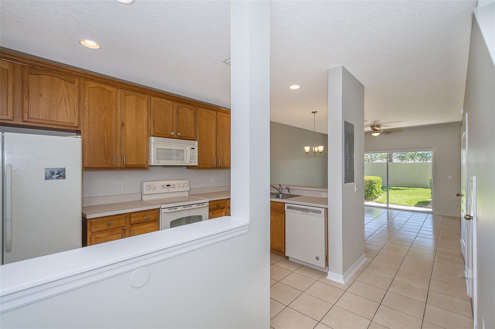 Image 4 of 20 For 3545 Wilshire Way 55