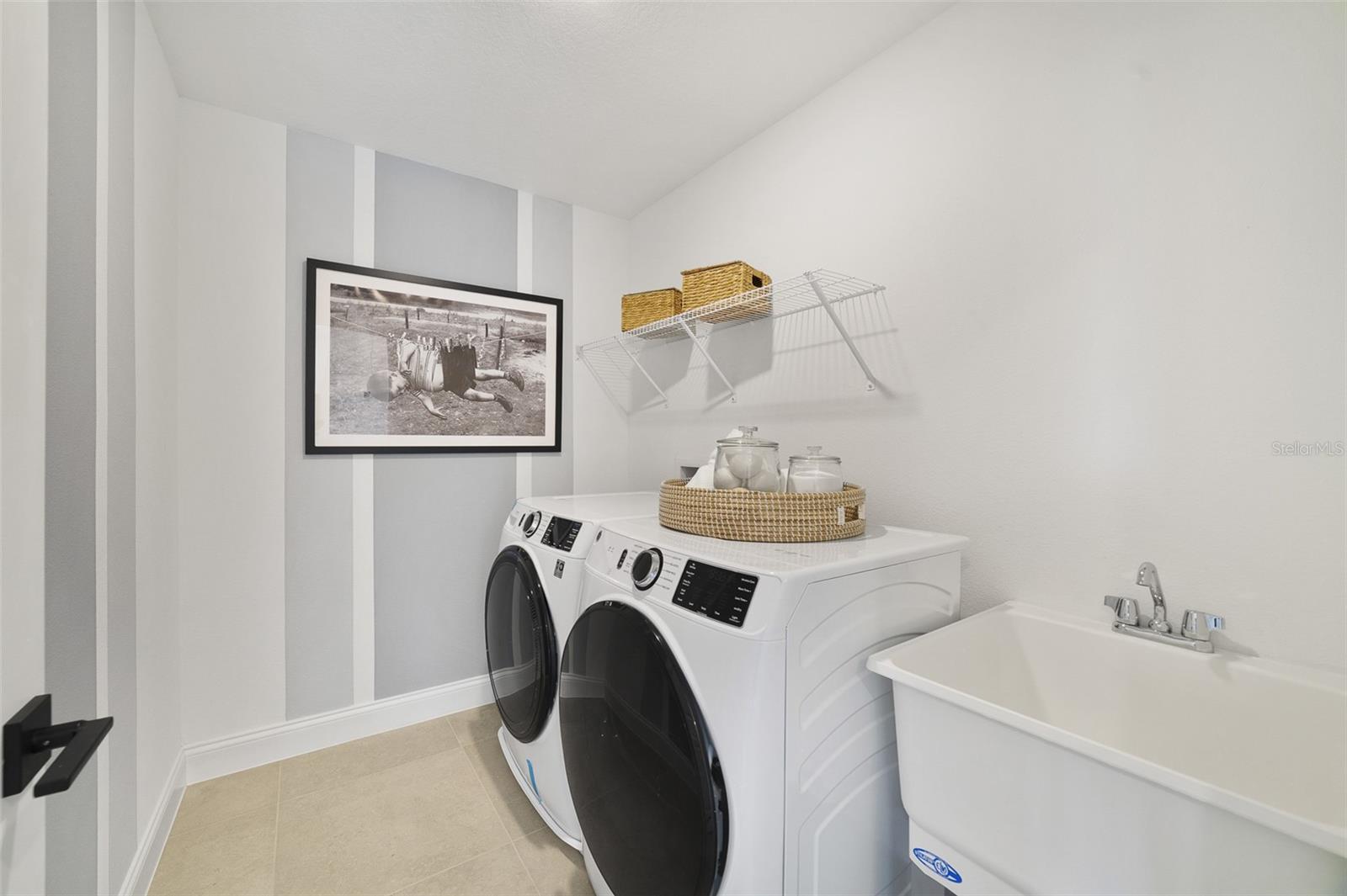 Image 21 of 25 For 2187 South Street 1