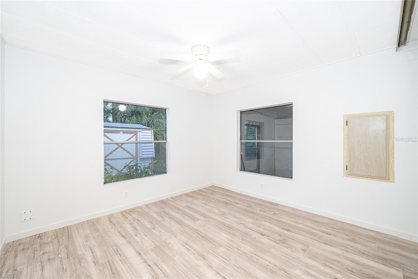 Image 12 of 20 For 29 Maplehurst Avenue