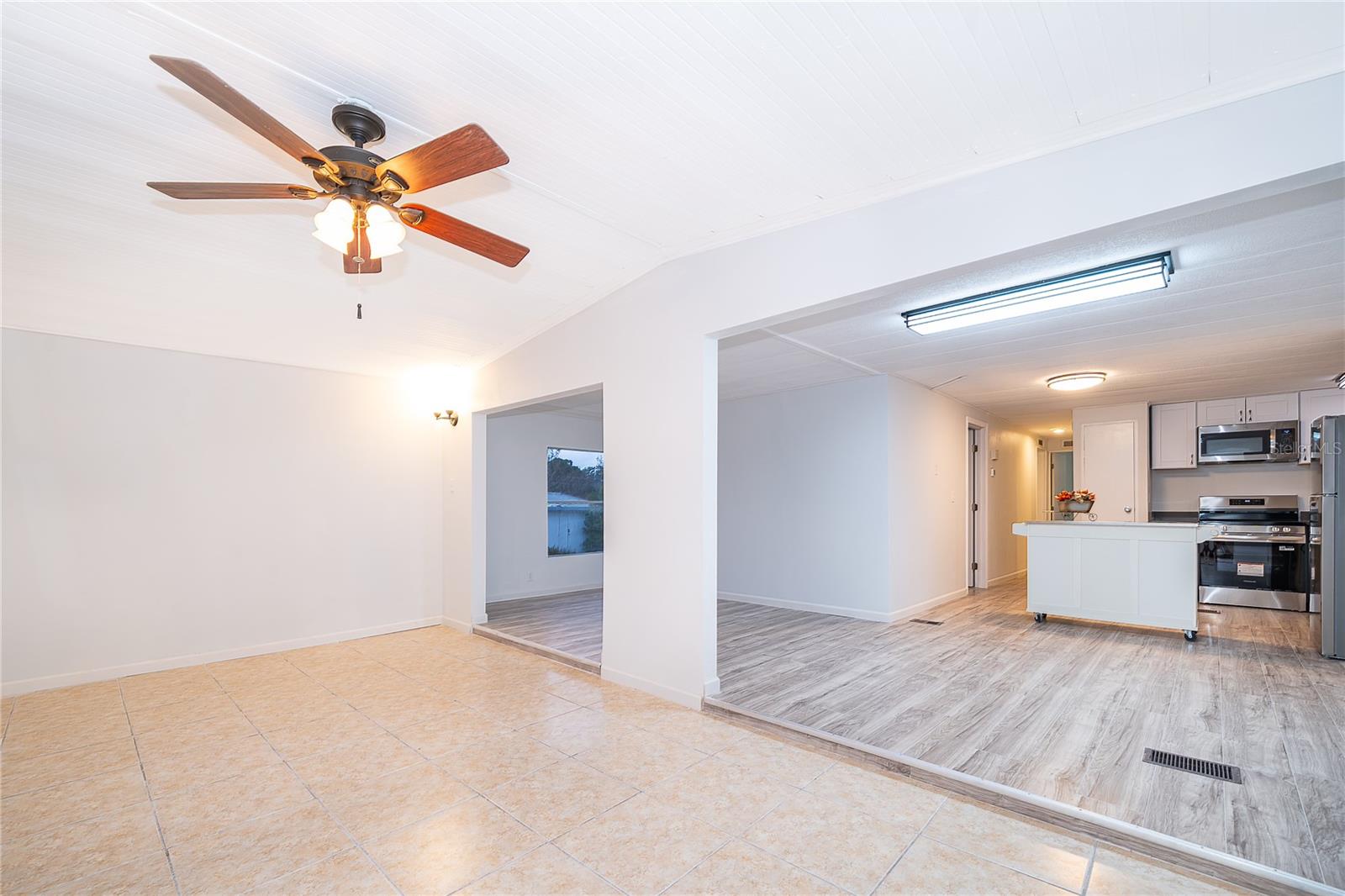 Image 2 of 20 For 29 Maplehurst Avenue