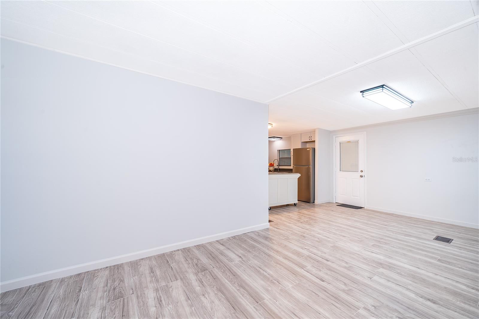 Image 4 of 20 For 29 Maplehurst Avenue