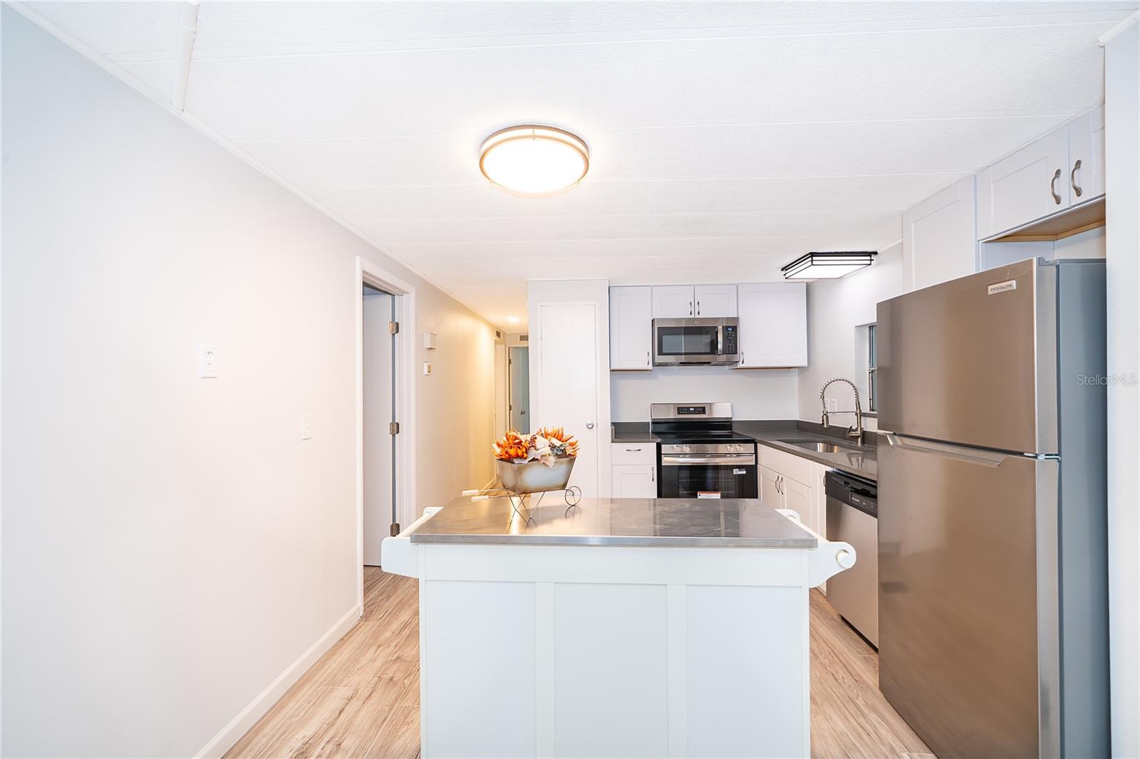 Image 6 of 20 For 29 Maplehurst Avenue