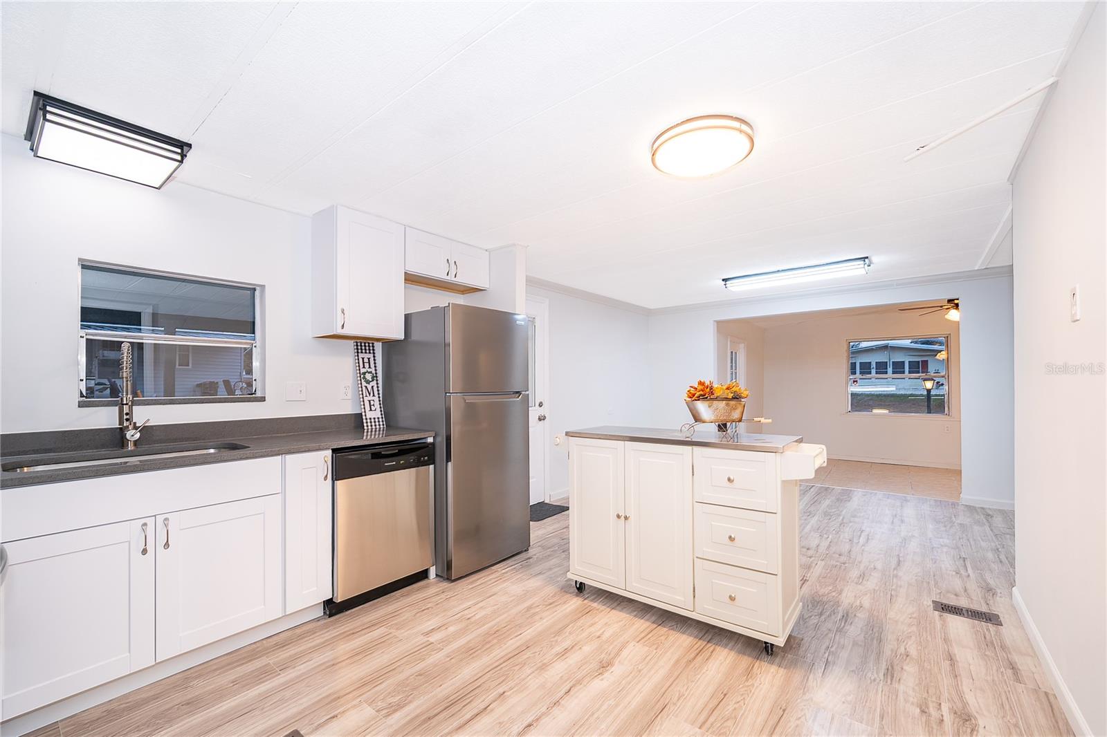 Image 8 of 20 For 29 Maplehurst Avenue