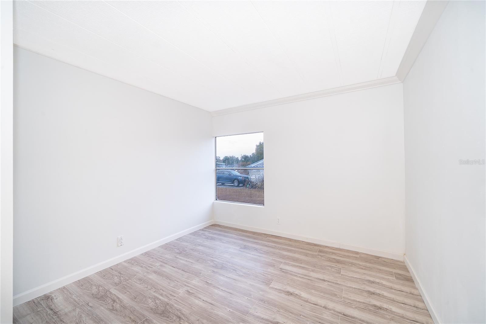 Image 9 of 20 For 29 Maplehurst Avenue