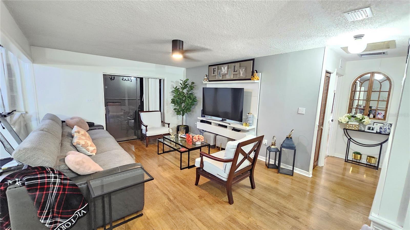 Listing photo id 13 for 1521 Heron Wood Place