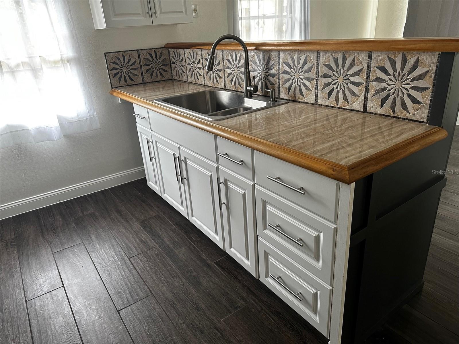 Image 24 of 39 For 5310 Ridgewood Avenue