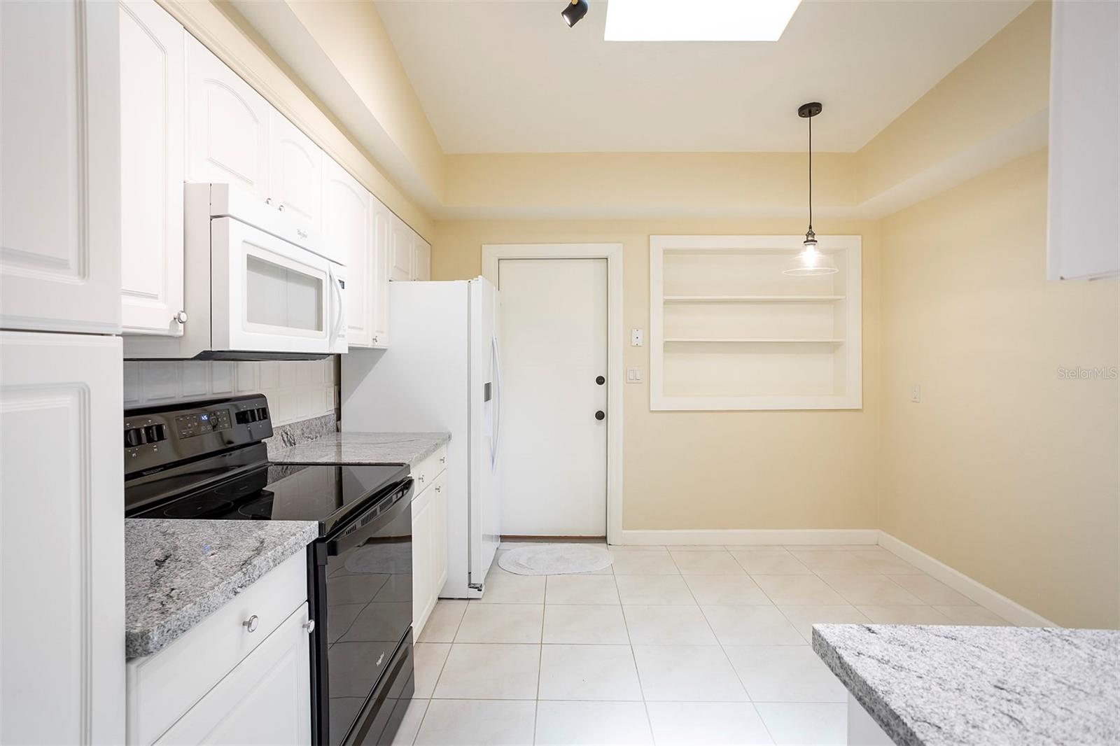 Image 13 of 19 For 2036 Via Tuscany