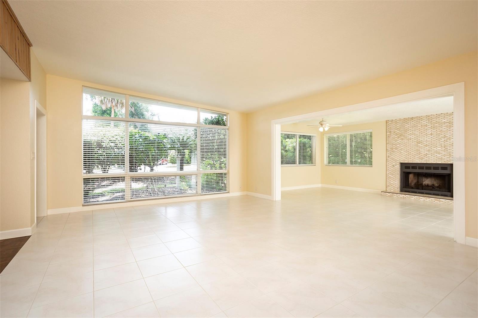 Image 9 of 19 For 2036 Via Tuscany