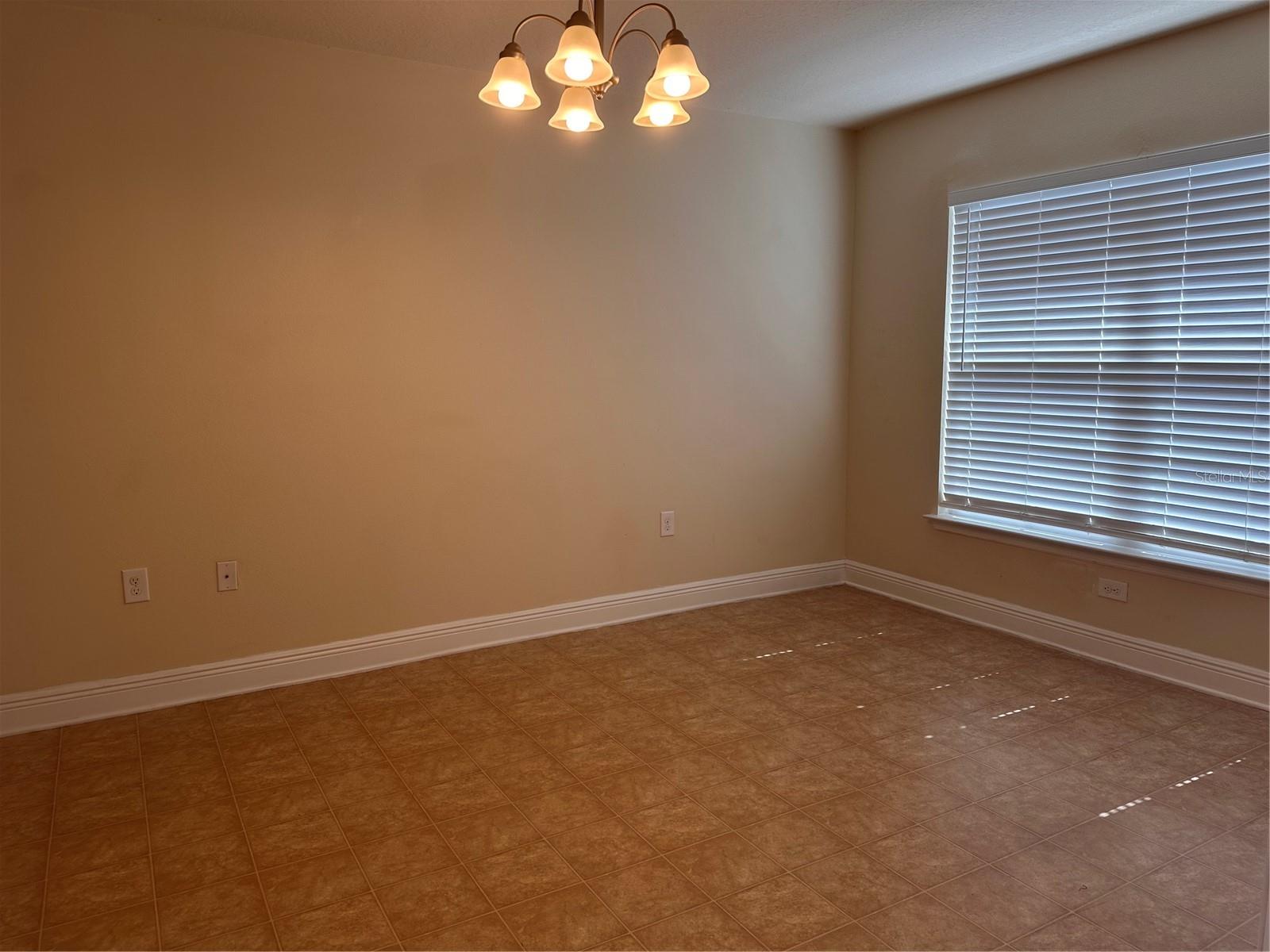 Image 6 of 56 For 402 Edith Drive