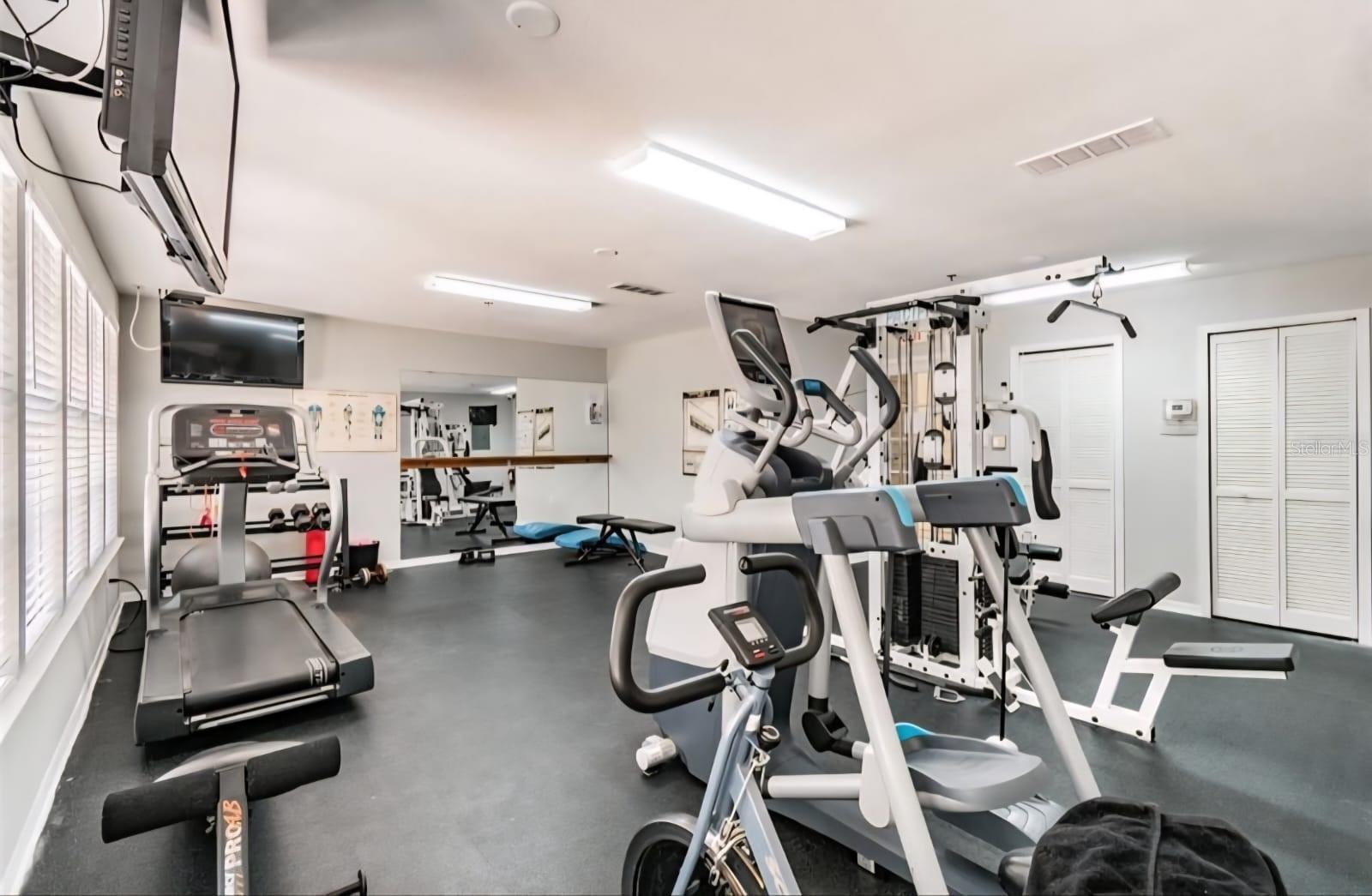 Image 19 of 23 For 1000 Horatio Street 305