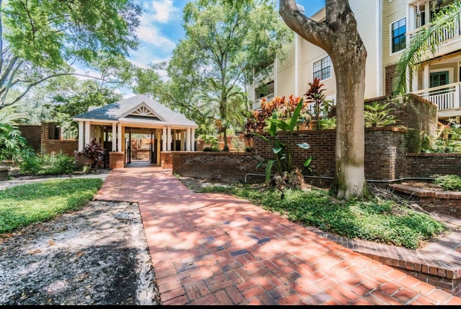 Image 2 of 23 For 1000 Horatio Street 305