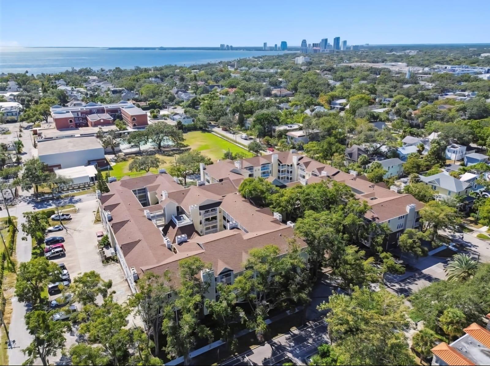 Image 20 of 23 For 1000 Horatio Street 305