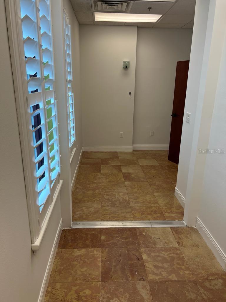 Image 10 of 20 For 4725 Sand Lake Road 212