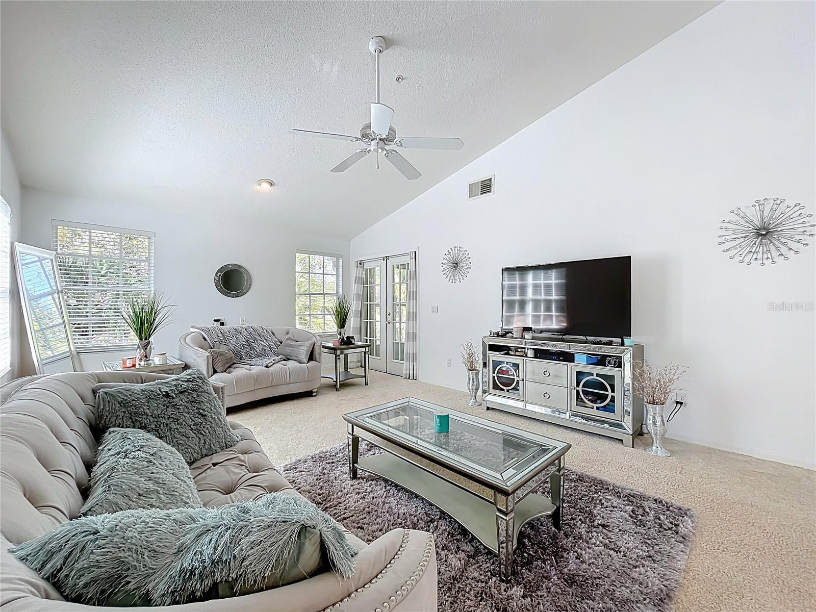 Image 10 of 46 For 1050 Loch Vail  21