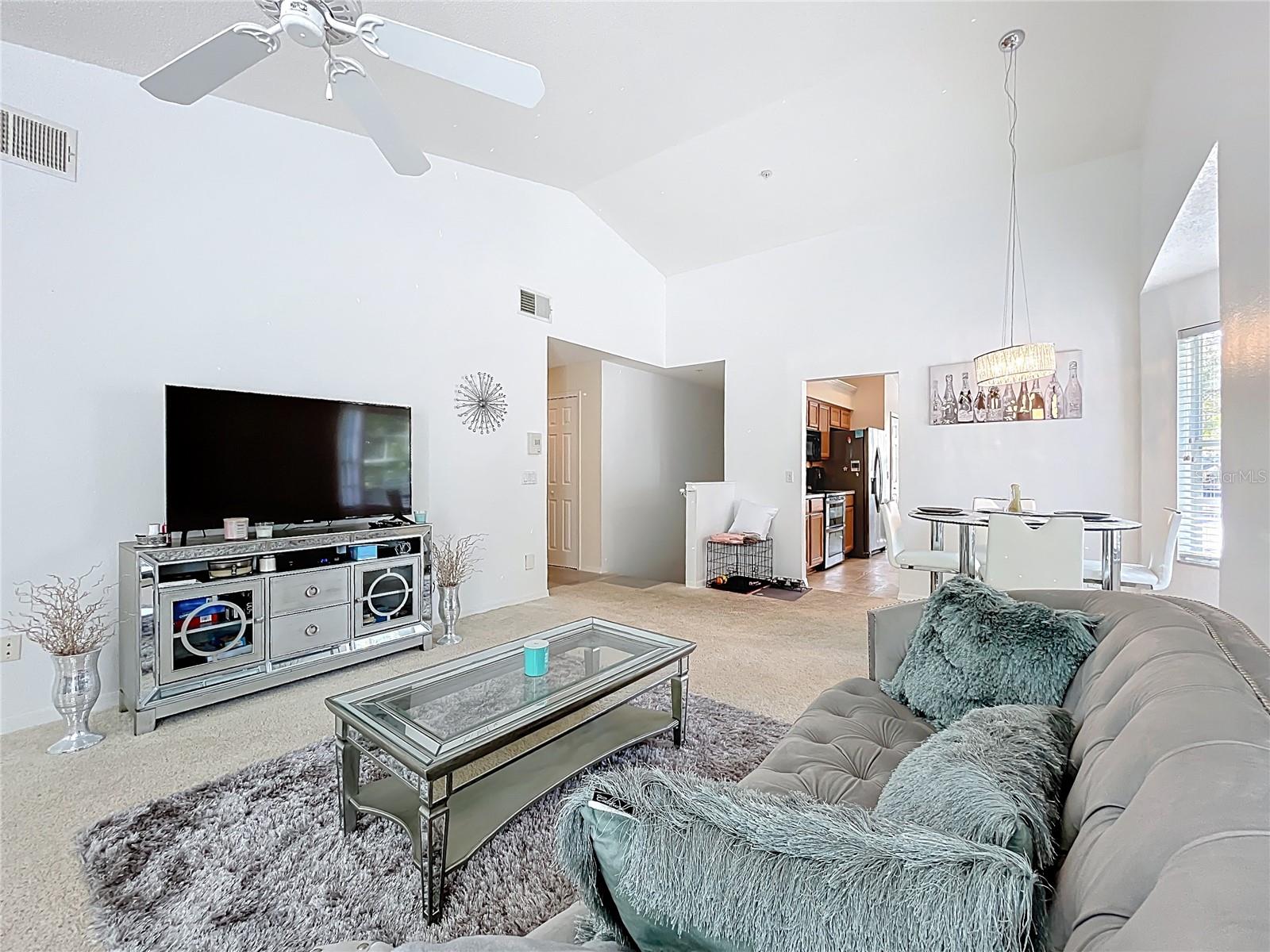 Image 11 of 46 For 1050 Loch Vail  21