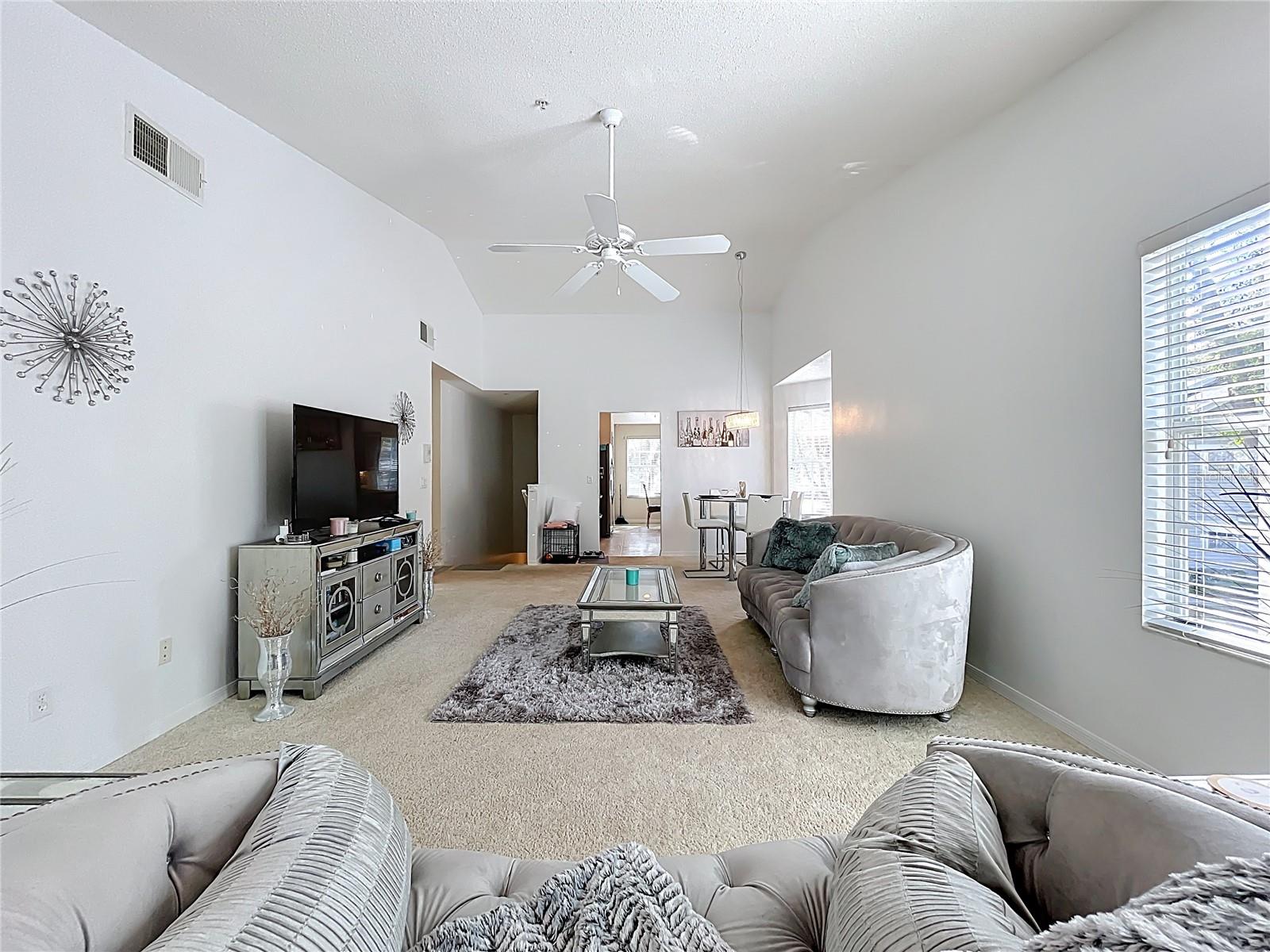 Image 12 of 46 For 1050 Loch Vail  21