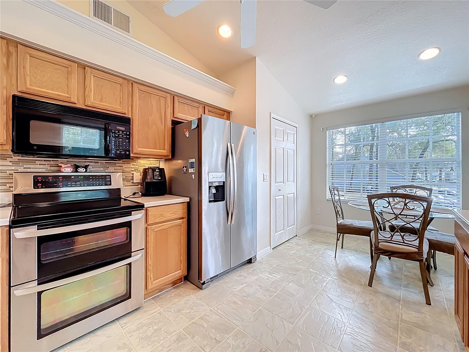 Image 17 of 46 For 1050 Loch Vail  21