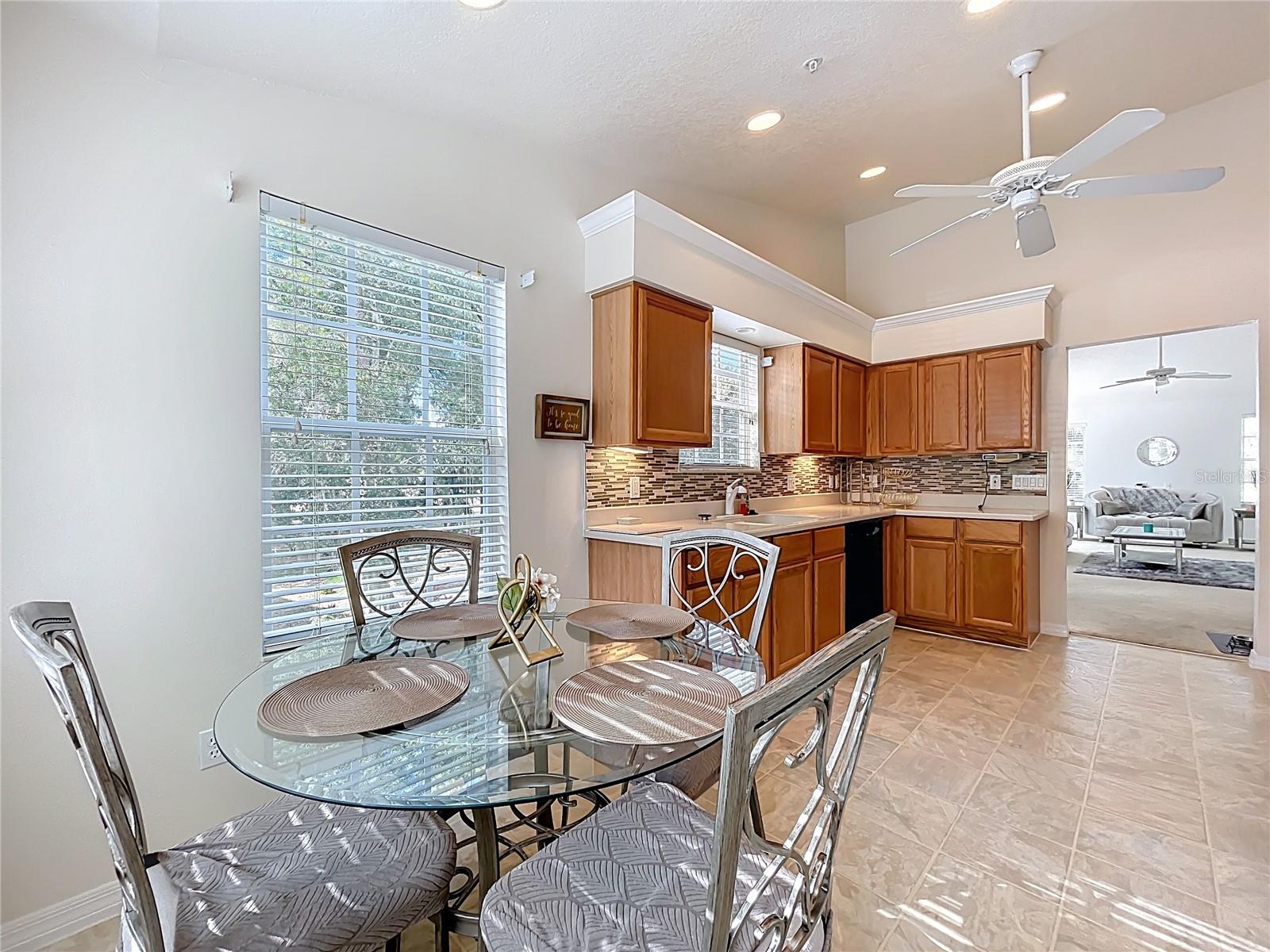 Image 20 of 46 For 1050 Loch Vail  21