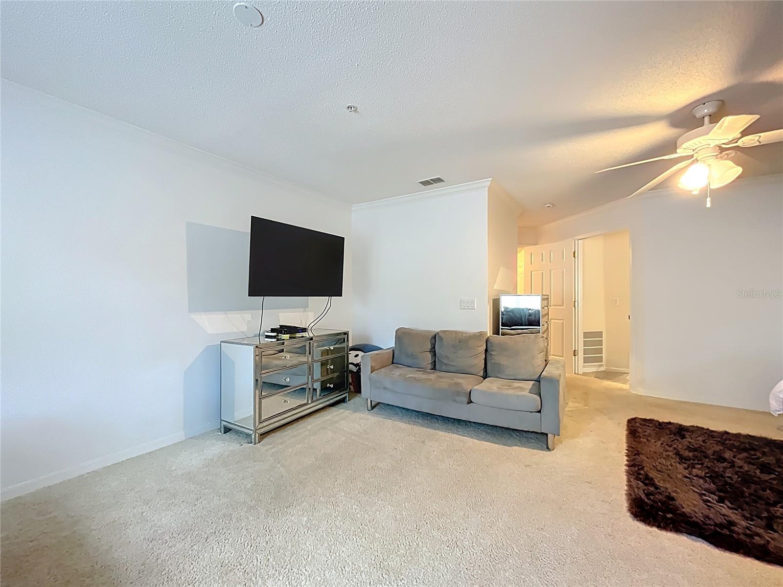 Image 29 of 46 For 1050 Loch Vail  21