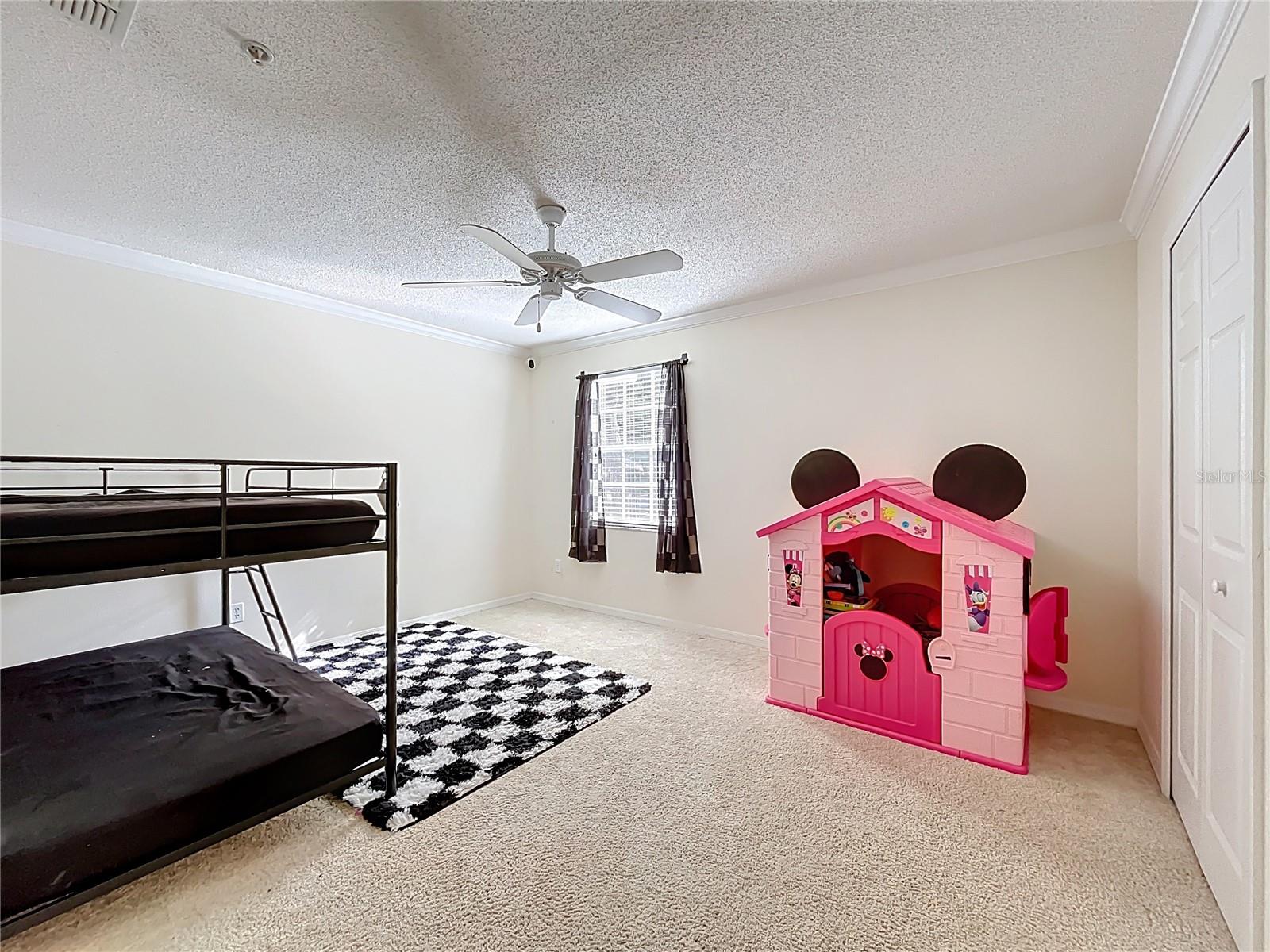 Image 33 of 46 For 1050 Loch Vail  21