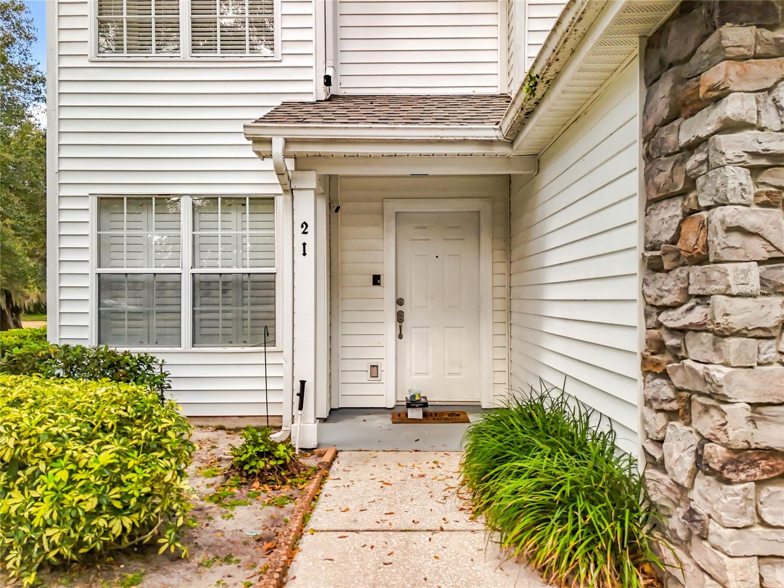 Image 4 of 46 For 1050 Loch Vail  21