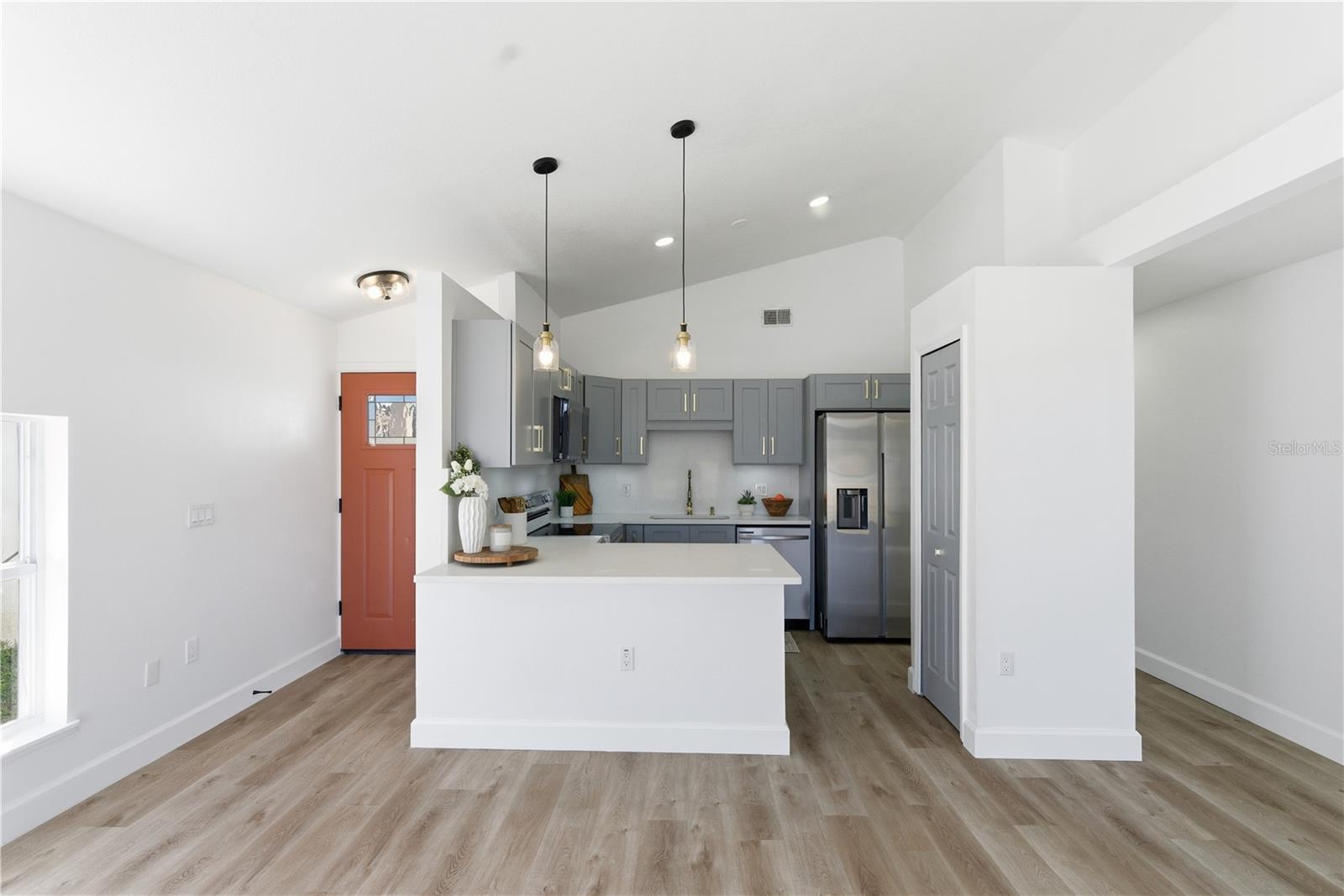 Image 14 of 44 For 461 Cadenza Drive