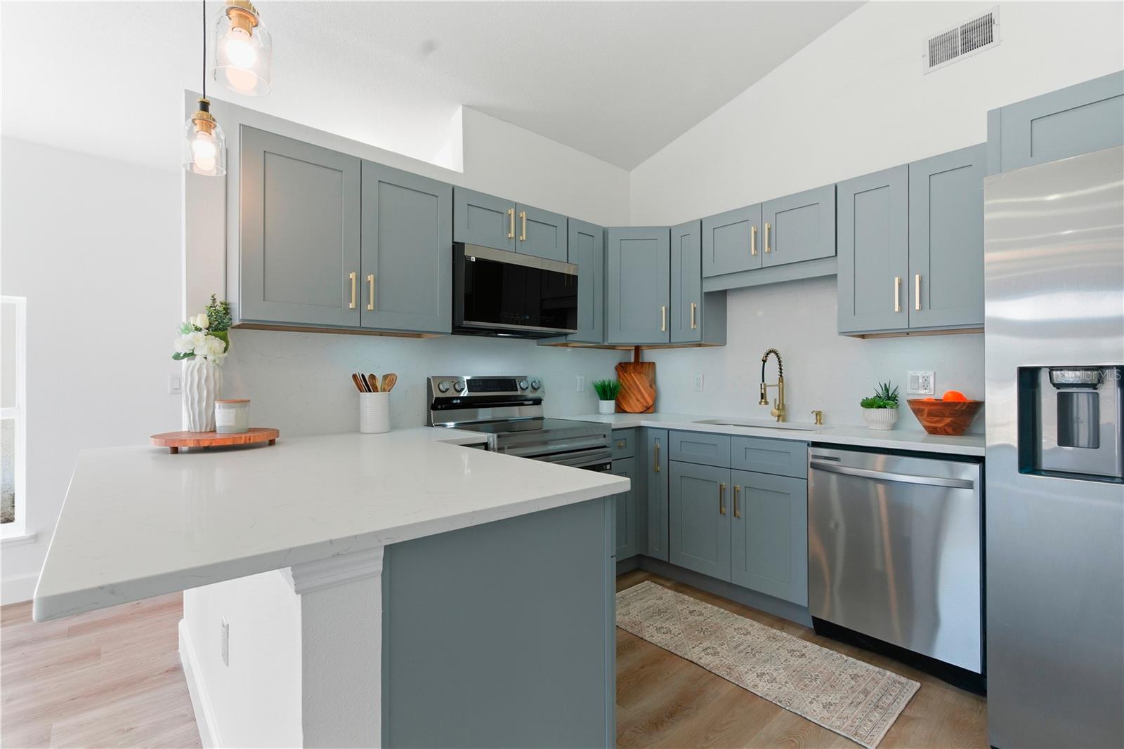 Image 15 of 44 For 461 Cadenza Drive