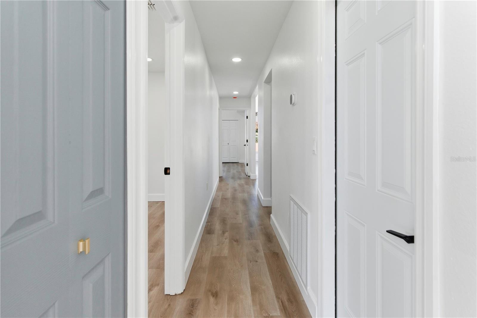 Image 27 of 44 For 461 Cadenza Drive