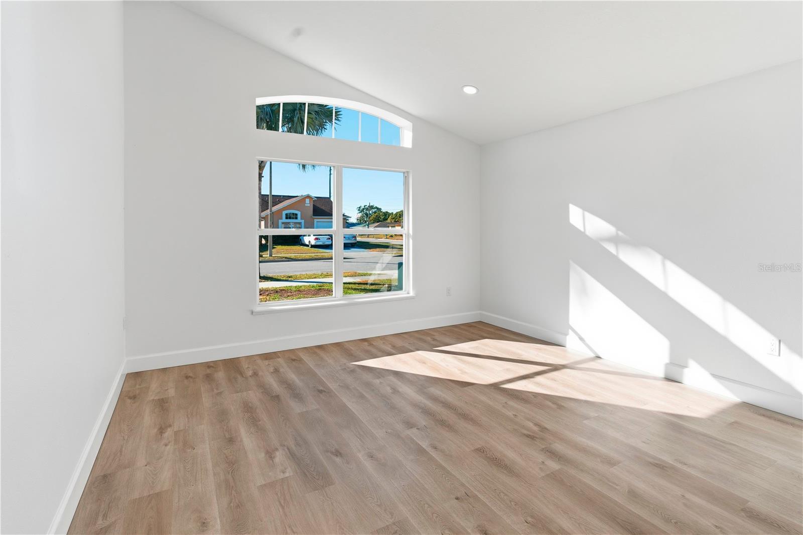 Image 32 of 44 For 461 Cadenza Drive