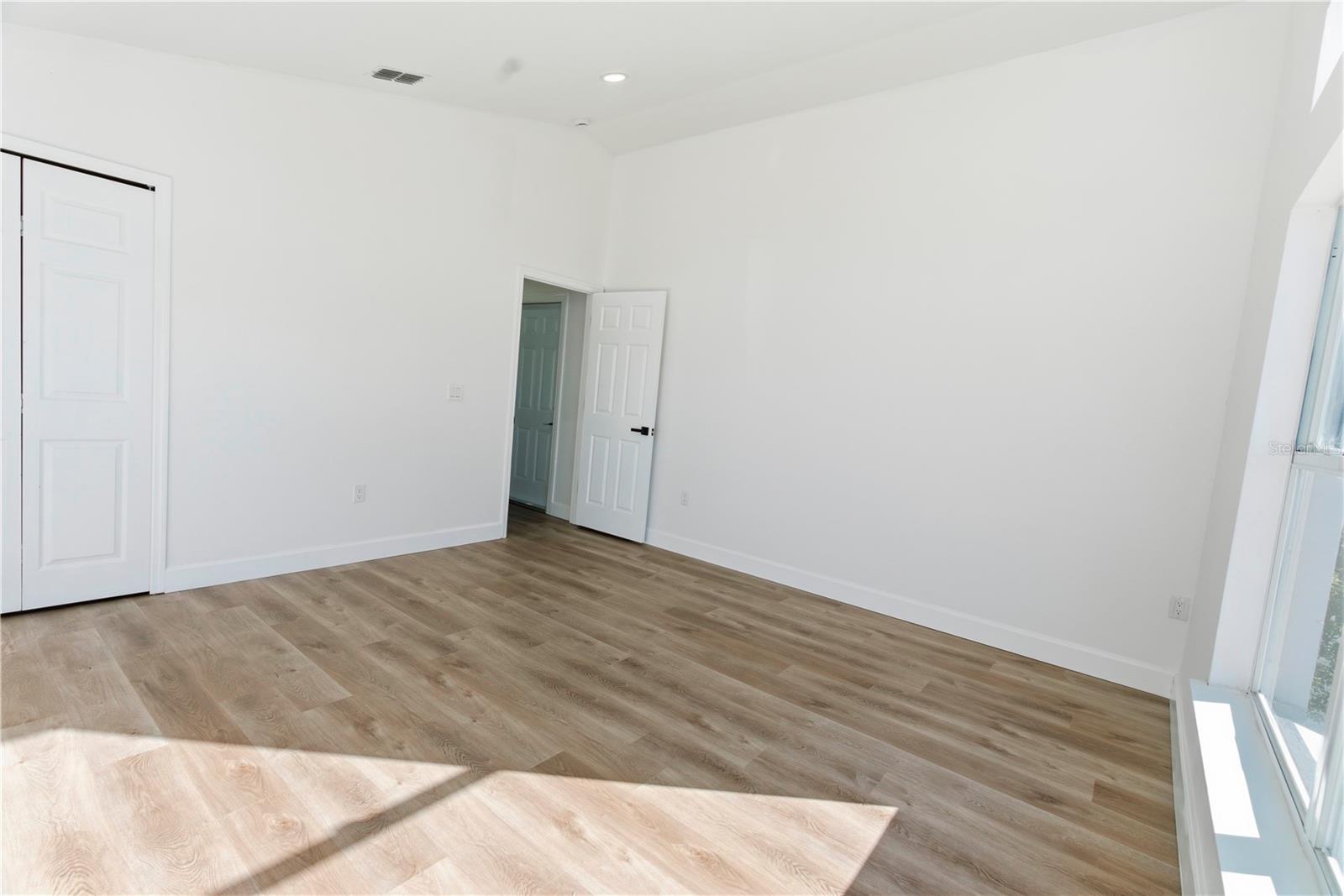 Image 33 of 44 For 461 Cadenza Drive