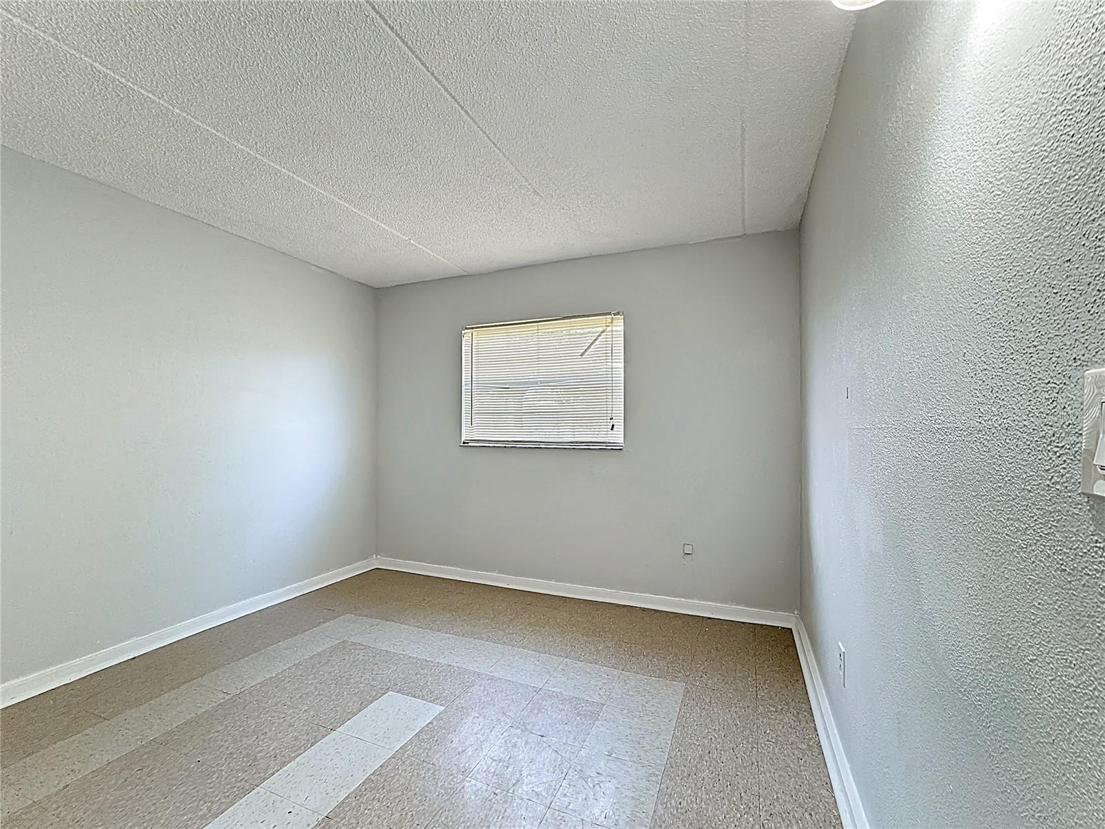 Image 16 of 23 For 694 Michigan Court 3