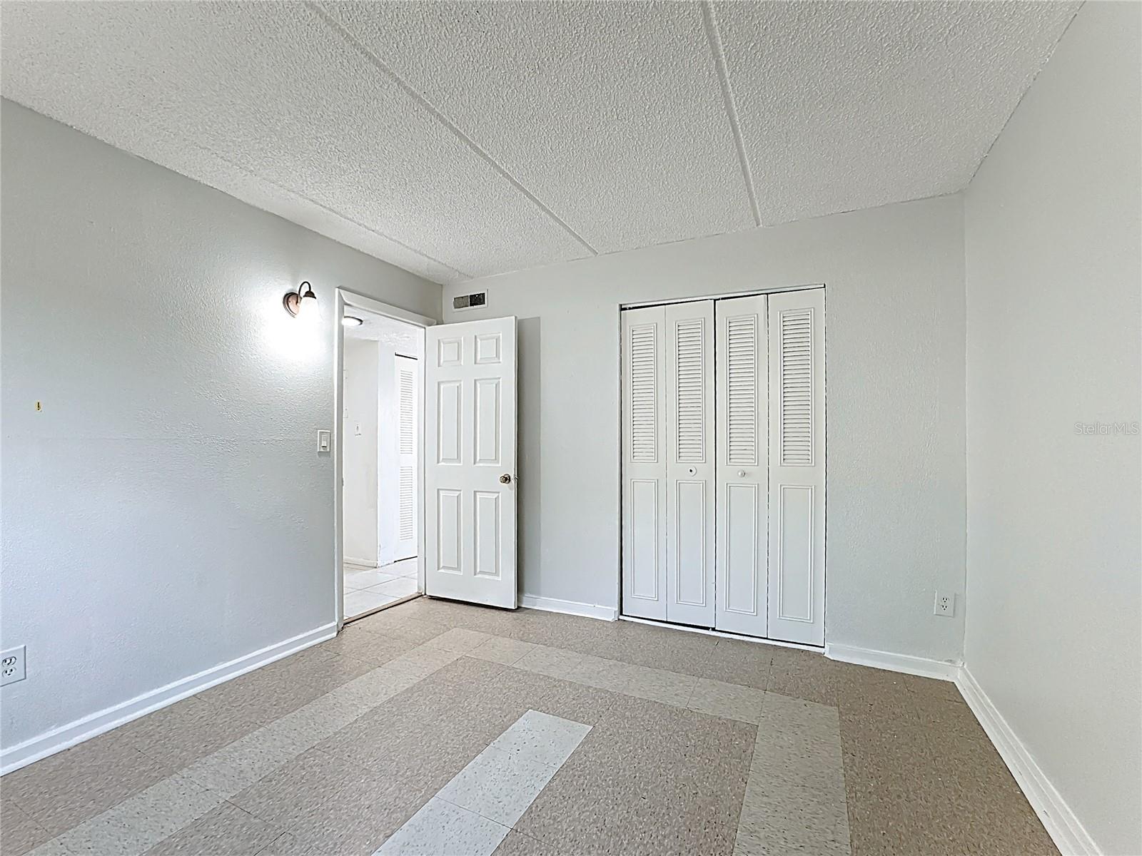 Image 18 of 23 For 694 Michigan Court 3