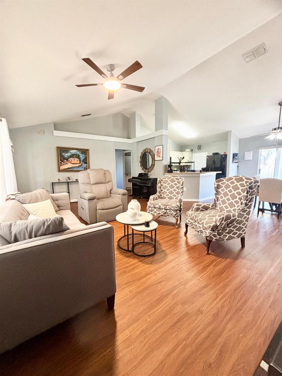 Image 16 of 36 For 1921 Nicholas Place