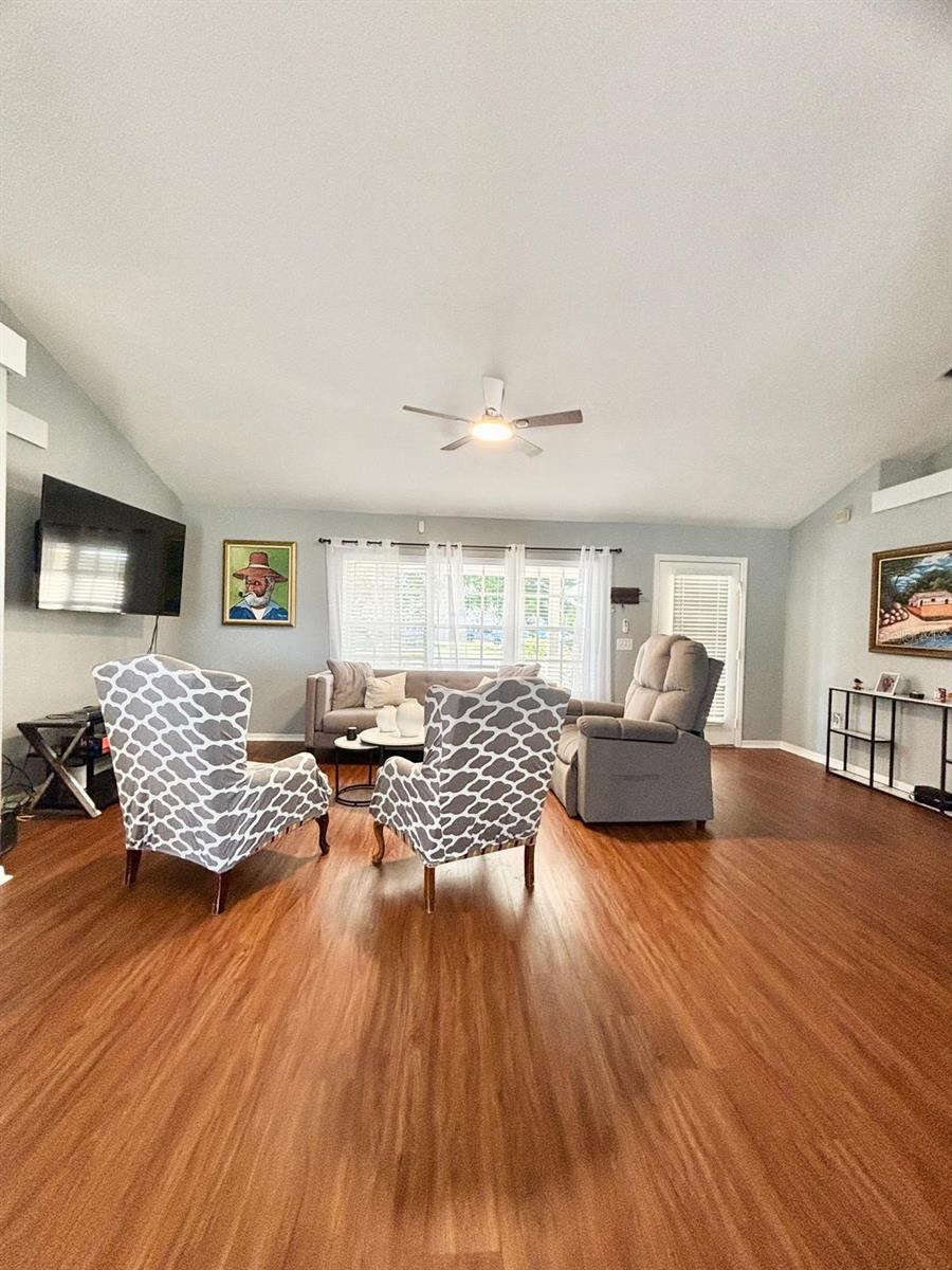 Image 18 of 36 For 1921 Nicholas Place