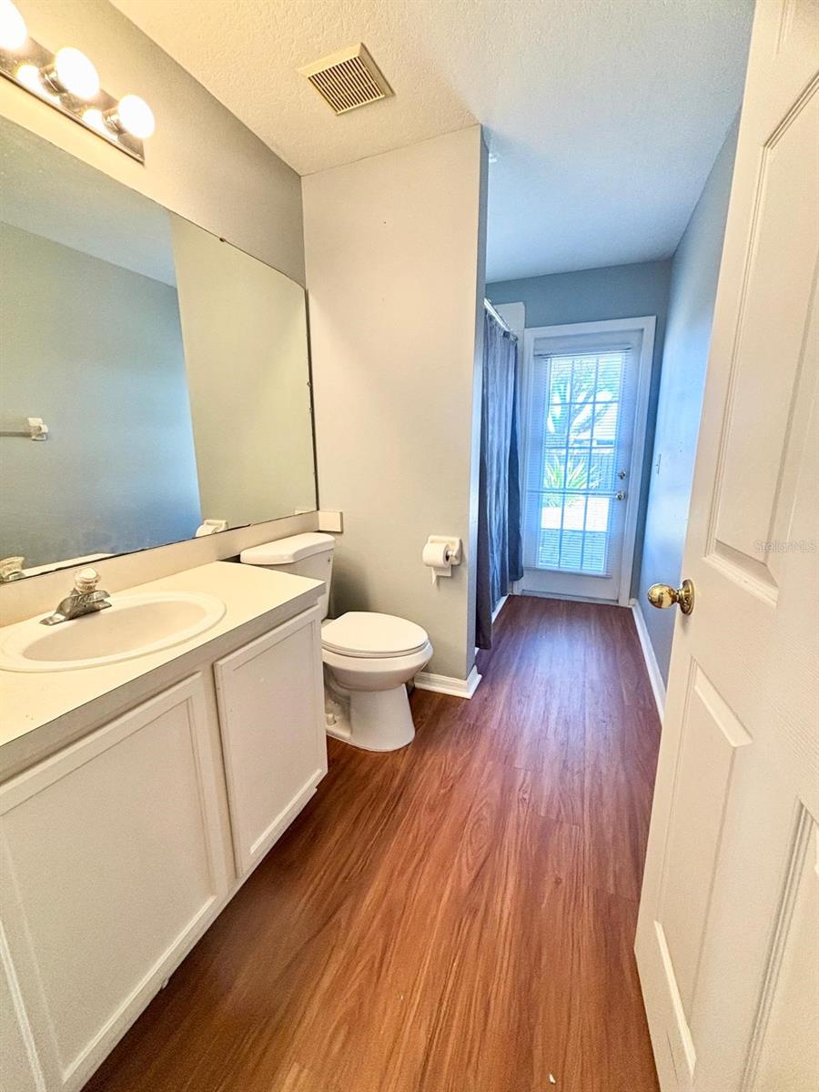 Image 20 of 36 For 1921 Nicholas Place