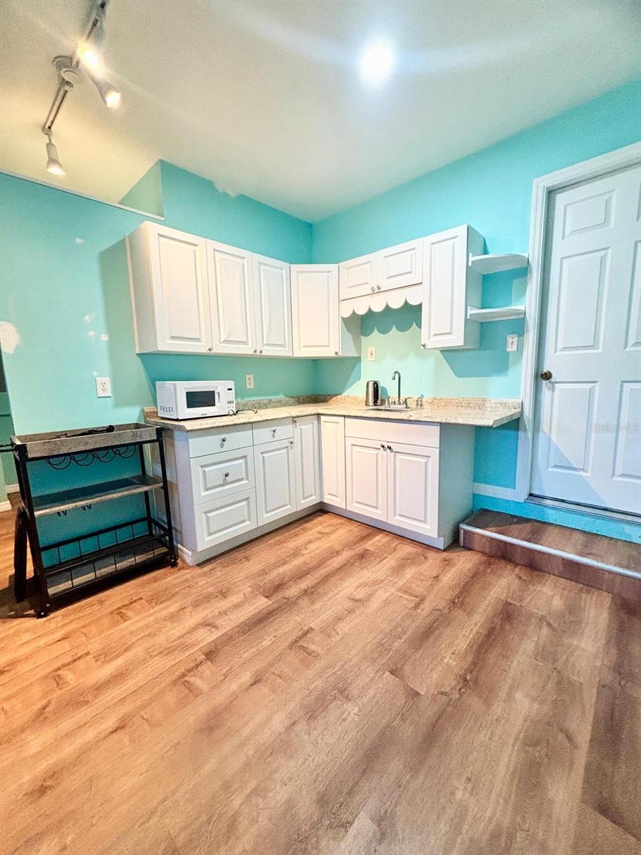 Image 25 of 36 For 1921 Nicholas Place