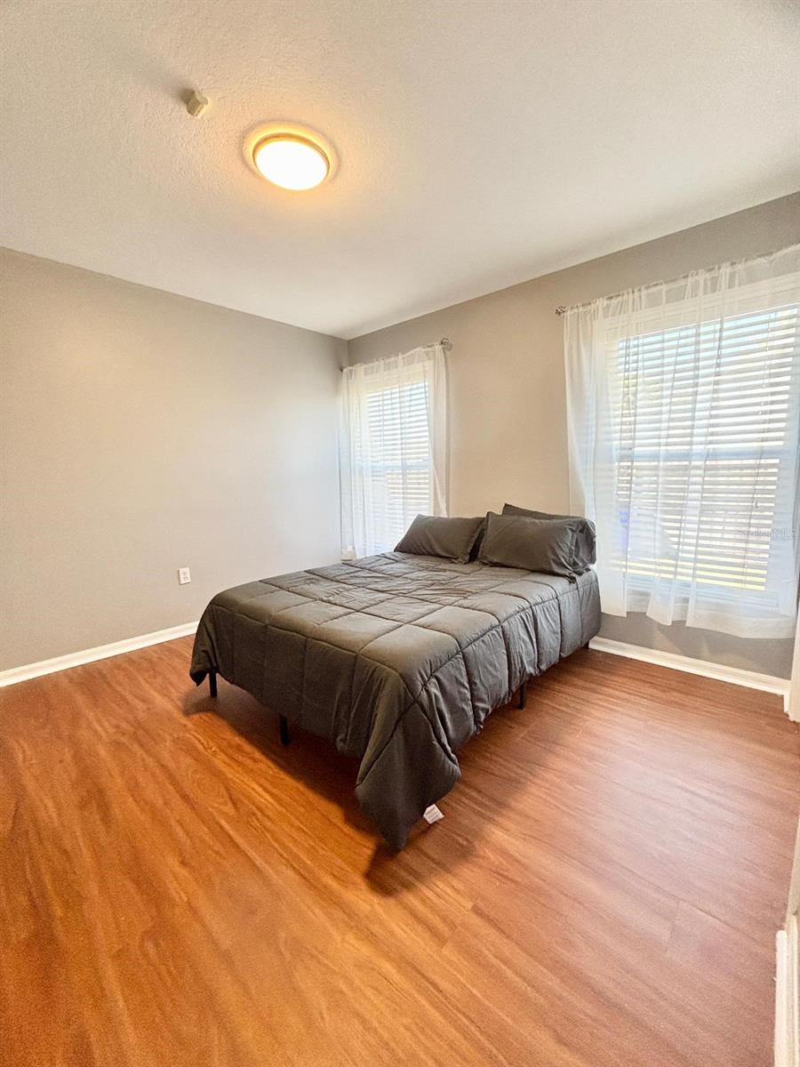 Image 34 of 36 For 1921 Nicholas Place