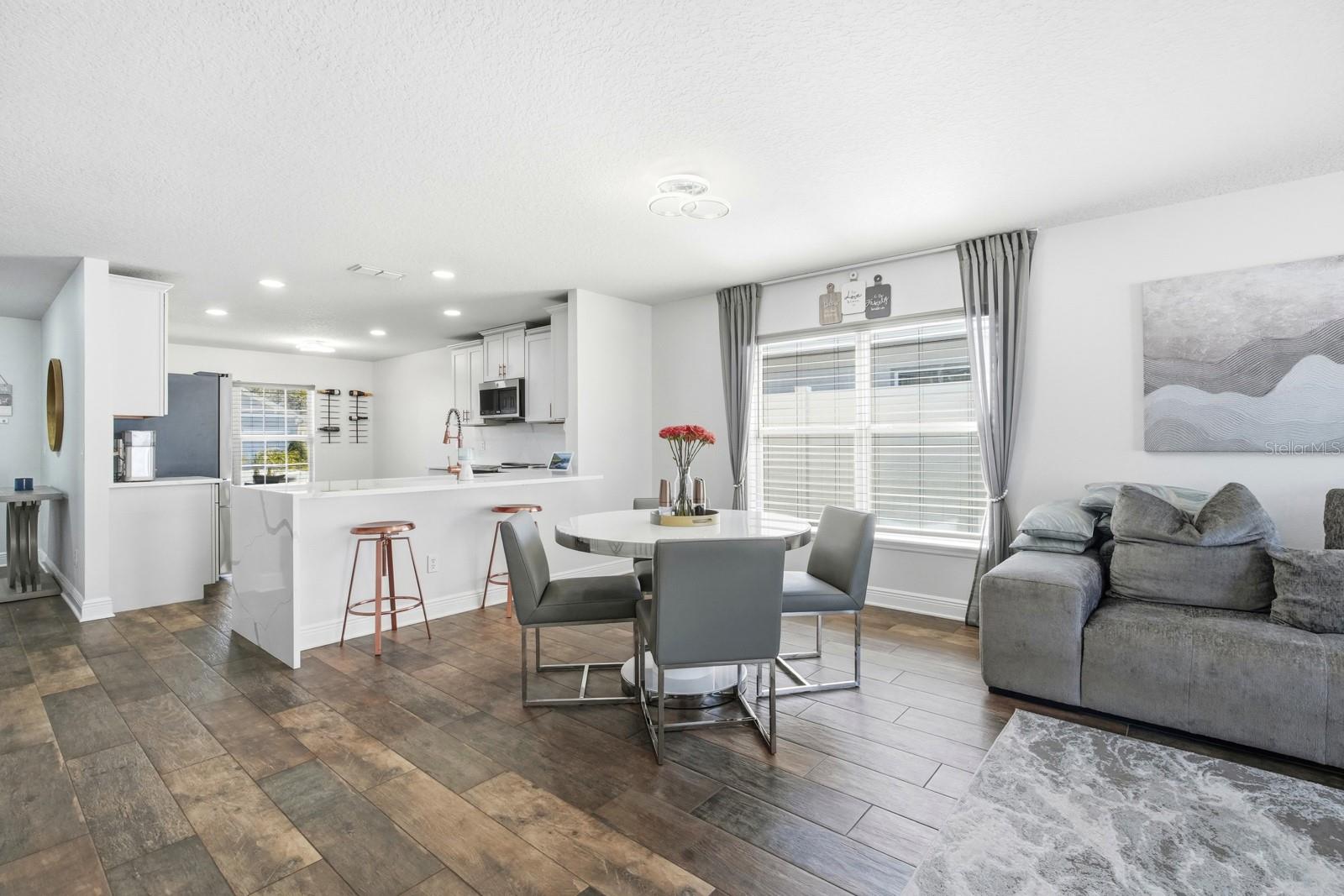 Image 13 of 32 For 2649 Bullion Loop