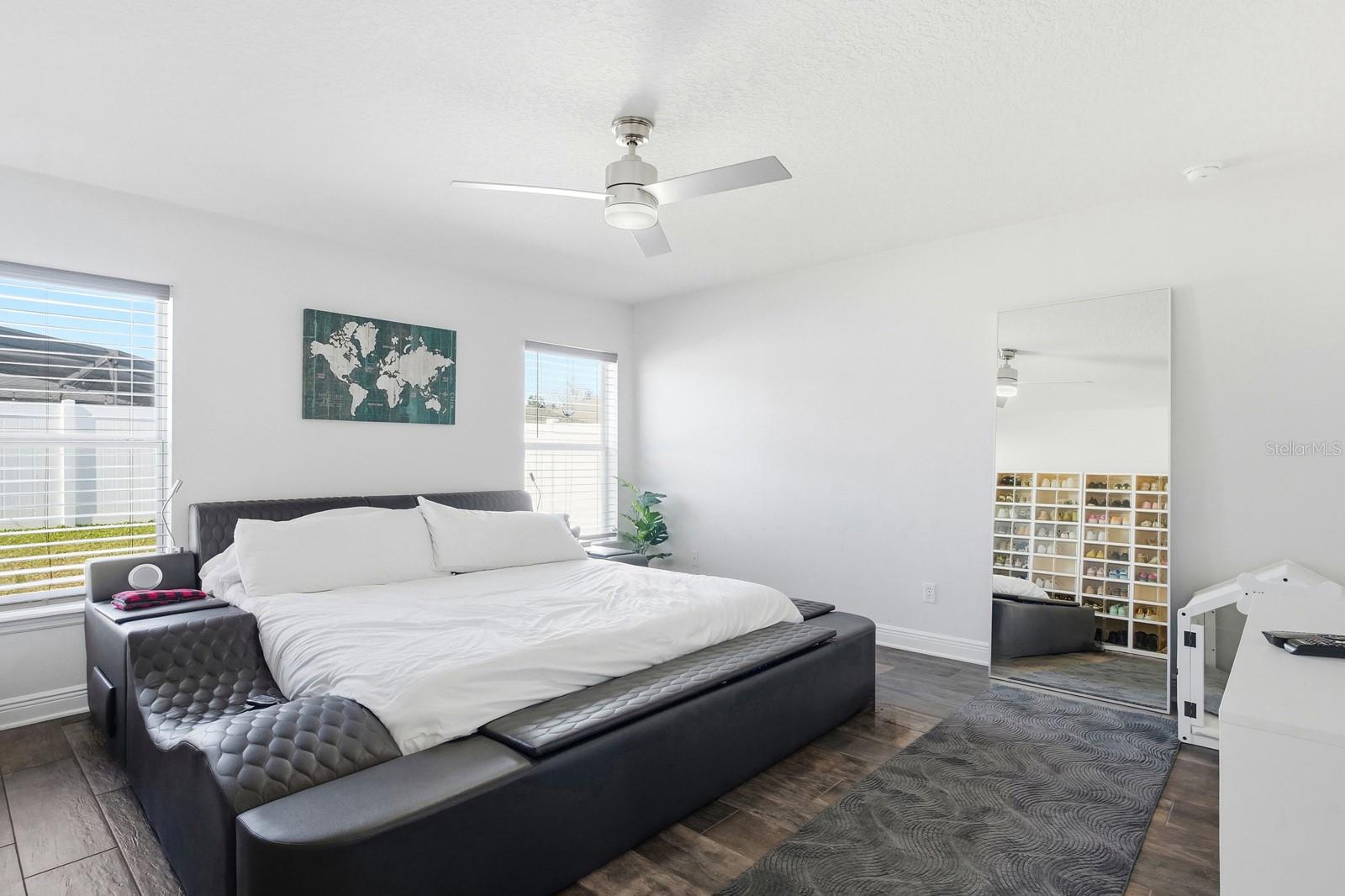 Image 15 of 32 For 2649 Bullion Loop