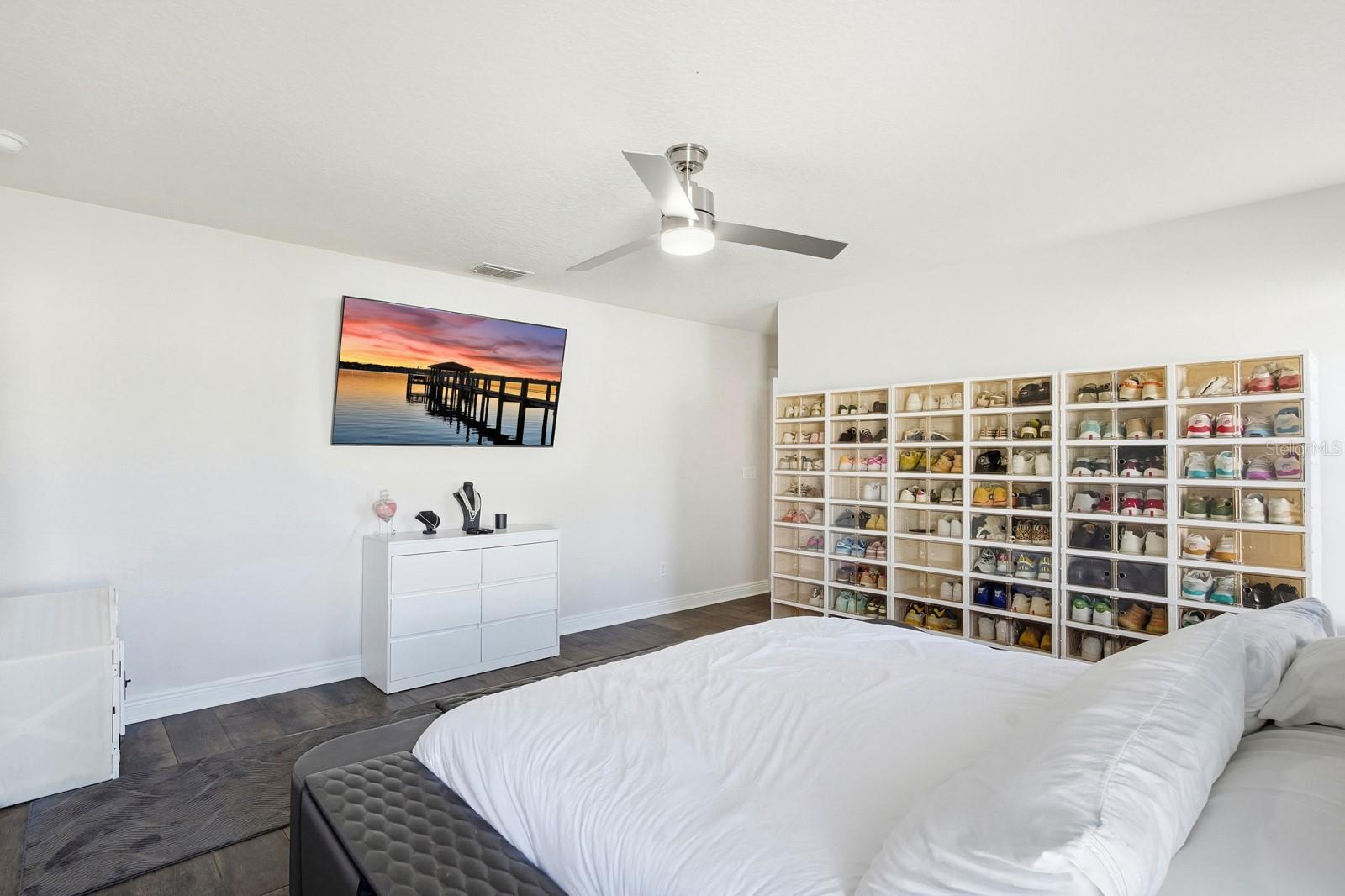 Image 16 of 32 For 2649 Bullion Loop